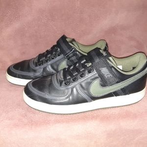 Nike Air Vandal Low's sz 9